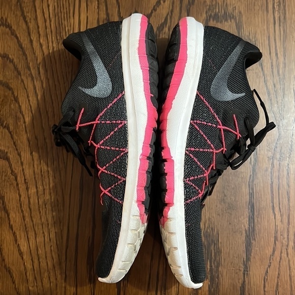Nike Sneakers Black and Pink Size 10 - Picture 3 of 7